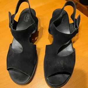 Arche suede sandals